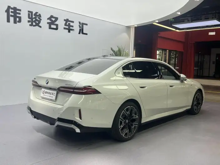 BMW 5 Series 2024 Model 530Li Exclusive Model M Sports Set – фото 5