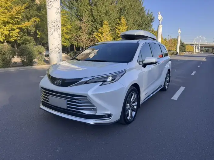 Toyota Sienna 2023 Model Hybrid 2.5L Platinum edition