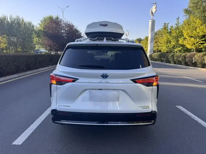 Toyota Sienna 2023 Model Hybrid 2.5L Platinum edition – фото 5