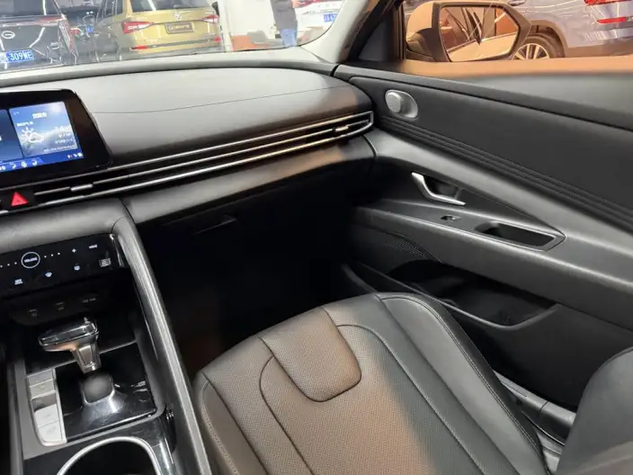 Hyundai Ioniq 2022 Model 1.5L CVT LUX Premium Edition – фото 8