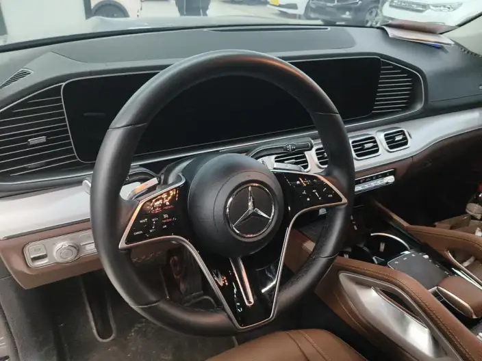 Mercedes-Benz GLS 2025 Model GLS 450 4MATIC Dynamic Model – фото 7