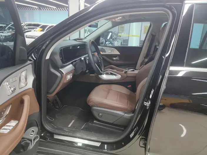 Mercedes-Benz GLS 2025 Model GLS 450 4MATIC Dynamic Model – фото 10