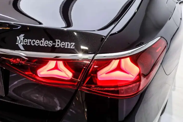 Mercedes-Benz E-Class 2025 Model E 300 L Luxury Model sedan – фото 9