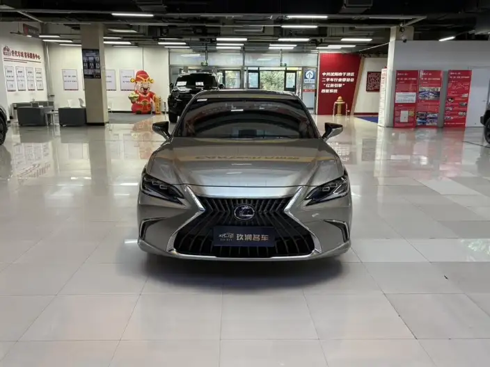 Lexus ES 2021 Model 300h Premium – фото 2
