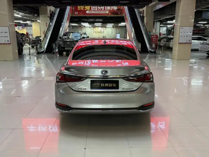 Lexus ES 2021 Model 300h Premium – фото 4
