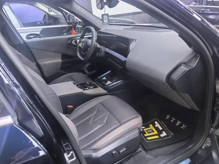 BMW X3 2025 Model xDrive25L Luxury Set – фото 6