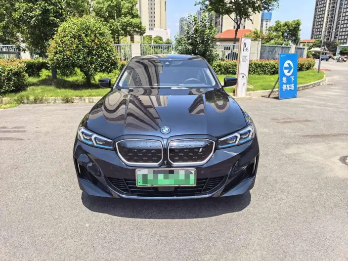 BMW i3 2023 Model eDrive40L Night Edition Sports Set – фото 2