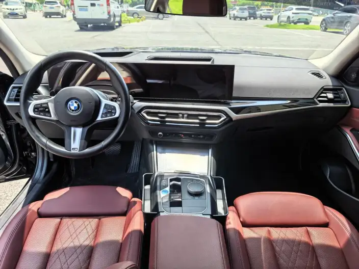 BMW i3 2023 Model eDrive40L Night Edition Sports Set – фото 7