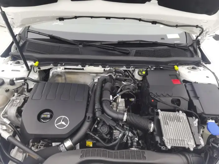 Mercedes-Benz A-class 2024 Model A 200 L Fashion Edition – фото 9