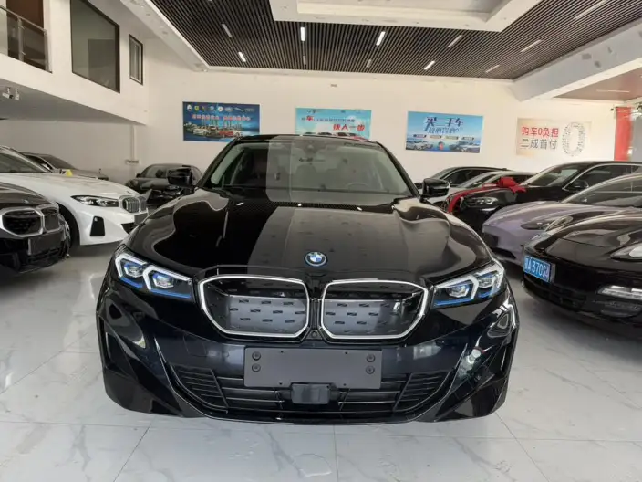 BMW i3 2023 Model Facelift eDrive40L Night Edition Sports Set – фото 2