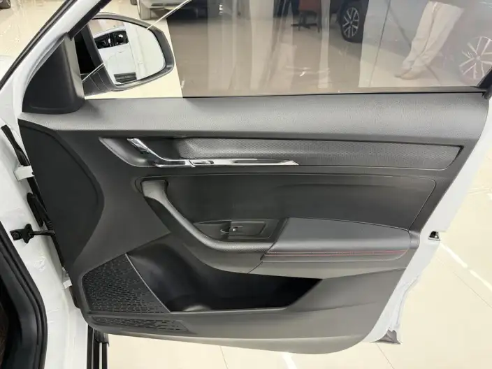 Skoda Kamiq GT 2023 Model Facelift 1.5L Automatic Premium – фото 8