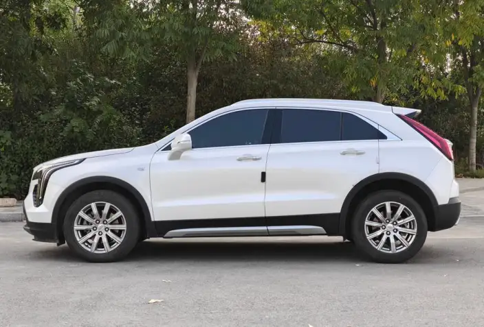 Cadillac XT4 2023 Model 28T 2WD Noble Model – фото 3