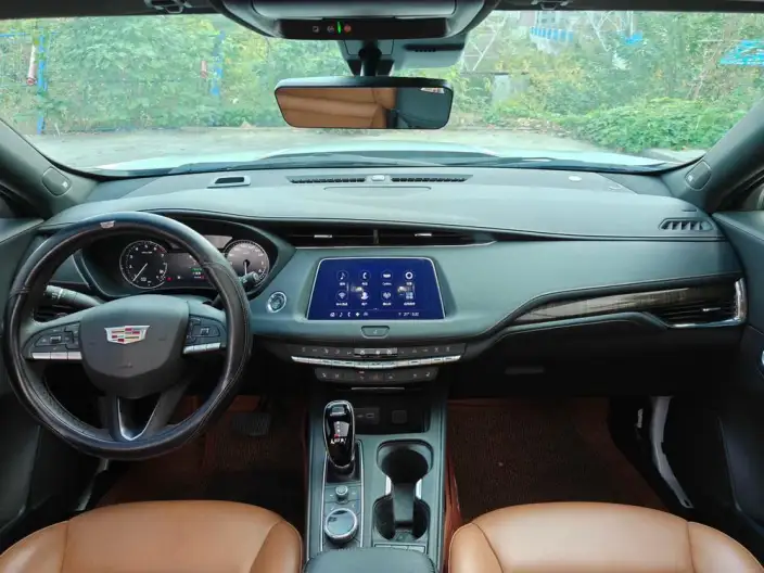 Cadillac XT4 2023 Model 28T 2WD Noble Model – фото 6