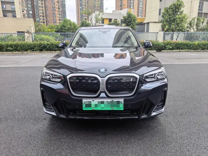 BMW iX3 2024 Model Leading Model – фото 2
