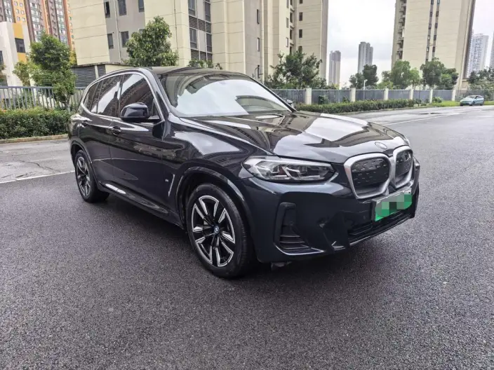 BMW iX3 2024 Model Leading Model – фото 3