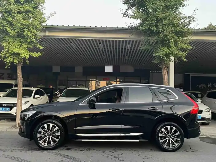 Volvo XC60 2024 Model B5 4WD Smart Range Deluxe Edition