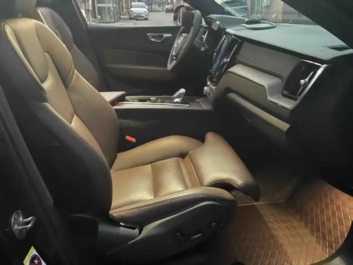 Volvo XC60 2024 Model B5 4WD Smart Range Deluxe Edition – фото 6