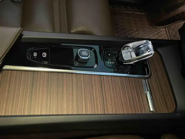 Volvo XC60 2024 Model B5 4WD Smart Range Deluxe Edition – фото 7