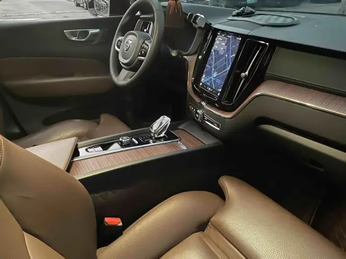 Volvo XC60 2024 Model B5 4WD Smart Range Deluxe Edition – фото 8