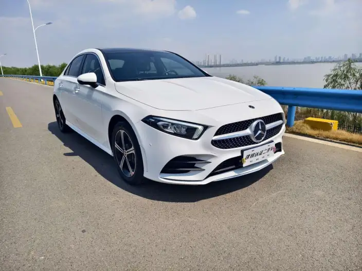 Mercedes-Benz A-class 2022 Model Facelift A 200 L Sports sedan Dynamic Edition – фото 3