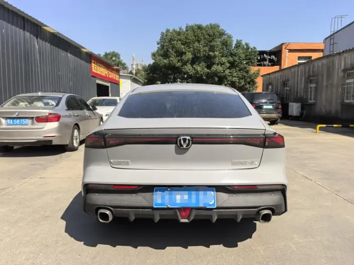Changan UNI-V 2022 Model 1.5T Noble Model – фото 5