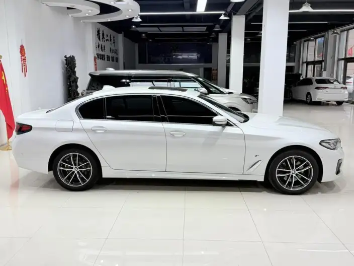 BMW 5 Series 2022 Model Facelift II 525Li M Sports Set – фото 8