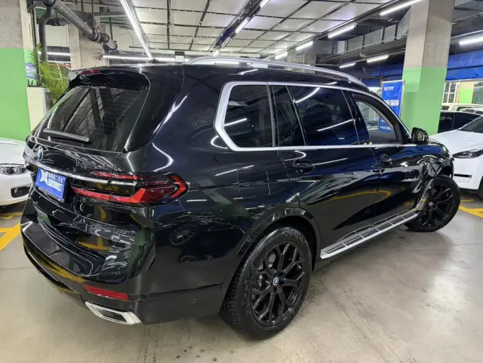 BMW X7 2023 Model xDrive40i Leading Model Luxury Set – фото 6