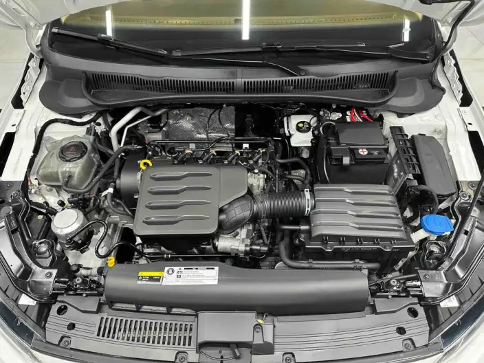 Polo 2021 Model Plus 1.5L Automatic Colorful Technology Version – фото 7