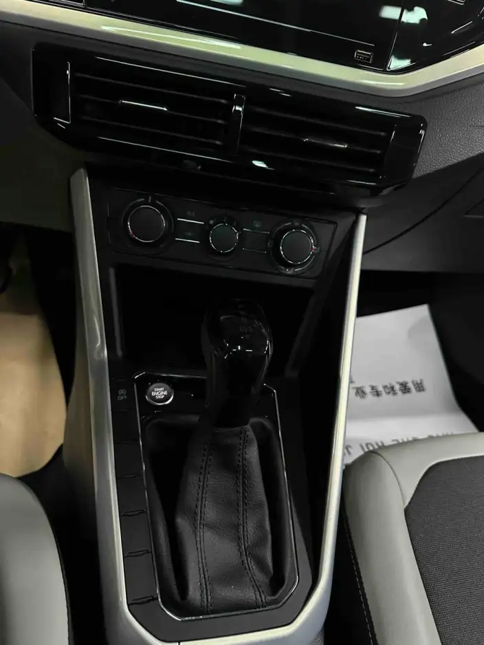 Polo 2021 Model Plus 1.5L Automatic Colorful Technology Version – фото 9