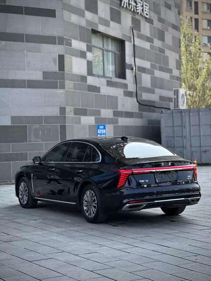 Hongqi H5 2023 Model 2.0T Automatic Smart Flag Enjoy Edition