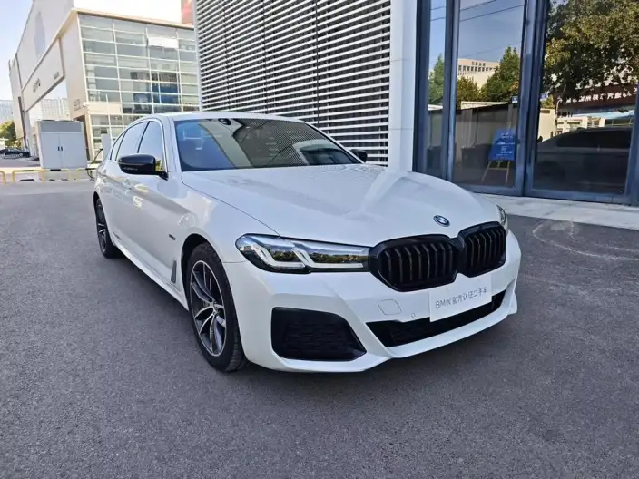 BMW 5 Series PHEV 2022 Model 535Le M Sports Set – фото 3