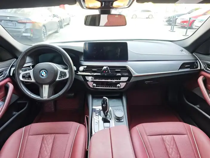 BMW 5 Series PHEV 2022 Model 535Le M Sports Set – фото 7