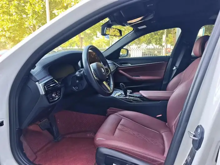 BMW 5 Series PHEV 2022 Model 535Le M Sports Set – фото 8