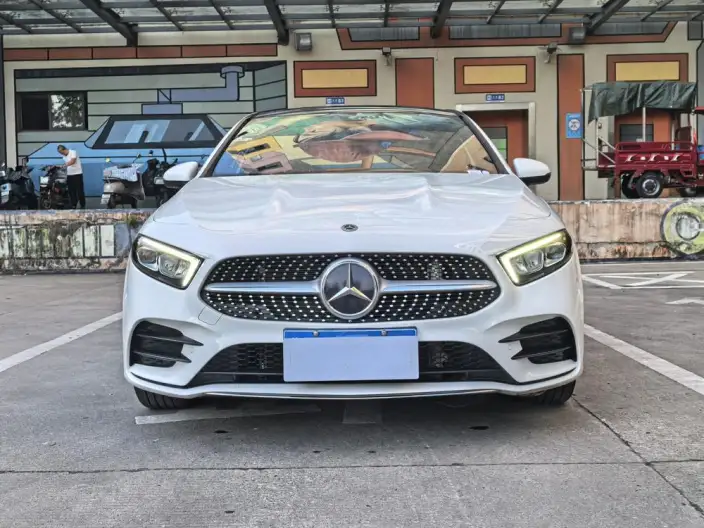 Mercedes-Benz A-class 2022 Model A 200 L Sports sedan Dynamic Edition – фото 2