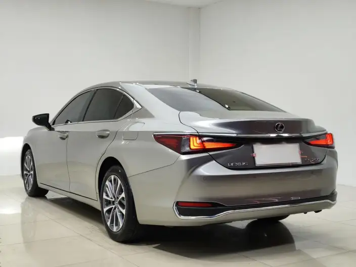 Lexus ES 2024 Model 200 Premium