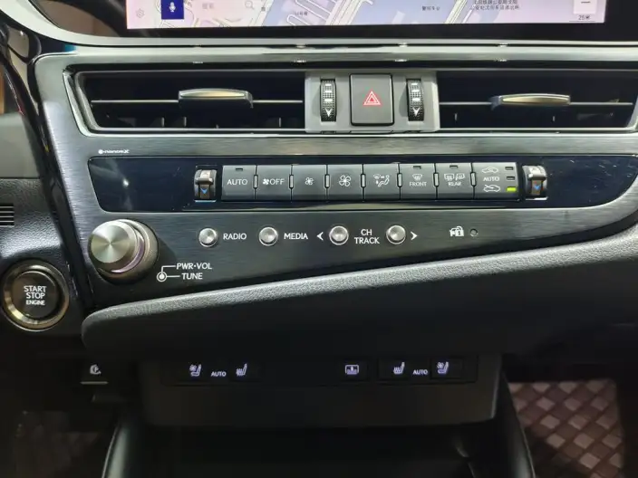 Lexus ES 2024 Model 200 Premium – фото 7