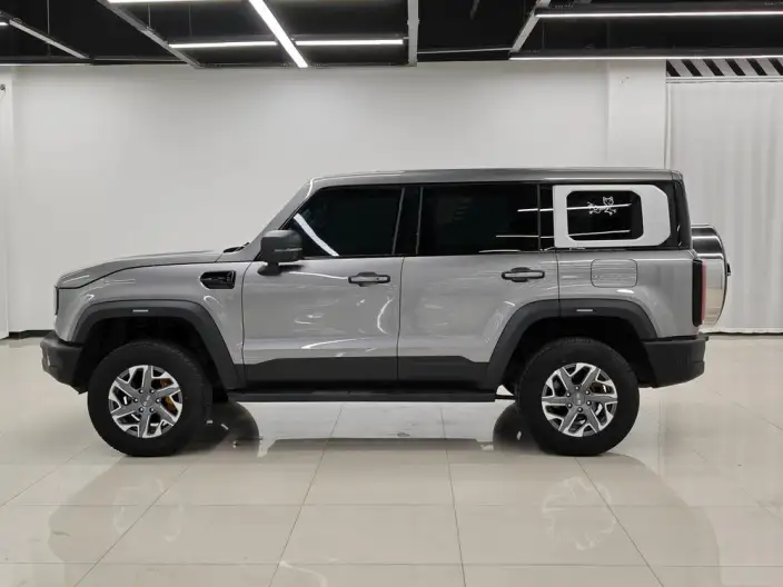 BAIC BJ40 2024 Model City Hunter Edition 2.0T Automatic 4WD Warrior Model