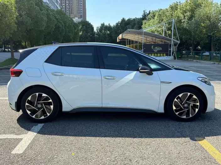 Volkswagen ID.3 2023 Model L Class Model Pure Smart Edition – фото 8