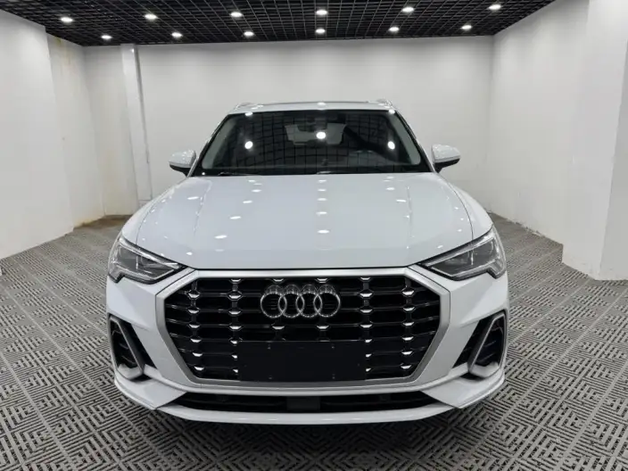 AUDI Q3 2022 Model 35 TFSI Fashion Dynamic Model
