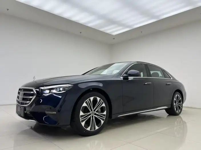 Mercedes-Benz E-Class PHEV 2024 Model E 350 e L sedan – фото 1