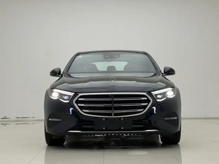 Mercedes-Benz E-Class PHEV 2024 Model E 350 e L sedan – фото 2
