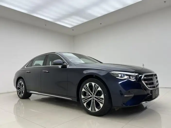 Mercedes-Benz E-Class PHEV 2024 Model E 350 e L sedan – фото 3