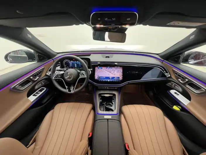 Mercedes-Benz E-Class PHEV 2024 Model E 350 e L sedan – фото 8