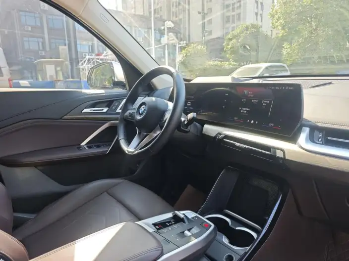 BMW iX 1 2025 Model xDrive30L X Design Set – фото 6