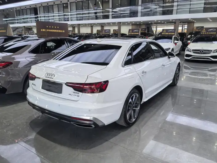 Audi A4 L 2022 Model 40 TFSI Fashion Dynamic Model – фото 6