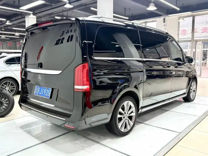 Mercedes-Benz V-Class 2022 Model V 260 Premium Edition – фото 6