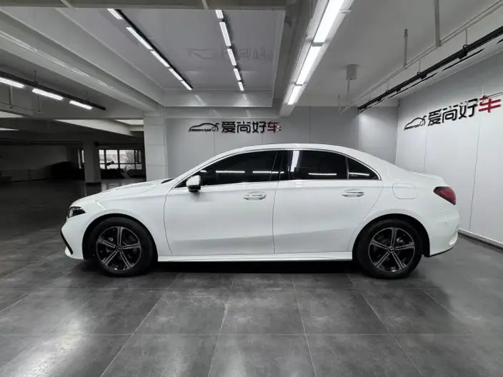 Mercedes-Benz A-class 2025 Model A 200 L Fashion Edition