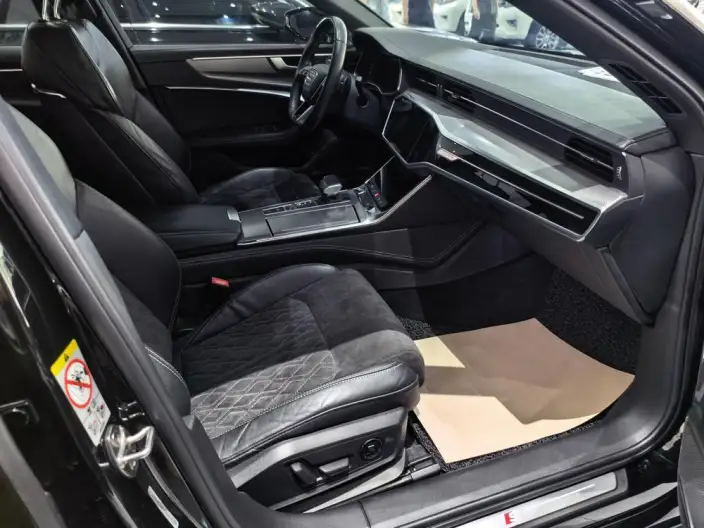 Audi A6L 2022 Model 55 TFSI quattro Exclusive Dynamic Model – фото 5