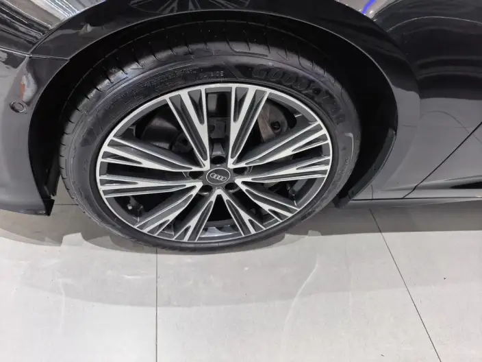 Audi A6L 2022 Model 55 TFSI quattro Exclusive Dynamic Model – фото 8