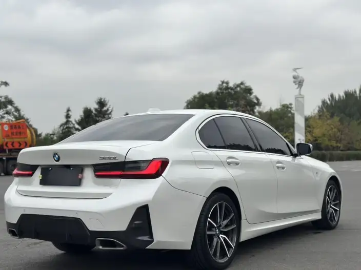 BMW 3 Series 2023 Model 320i M Sports Set – фото 6